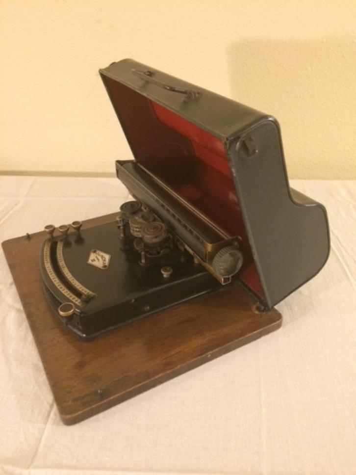 Antieke Gundka Modell III typemachine, Diversen, Typemachines, Gebruikt, Ophalen of Verzenden