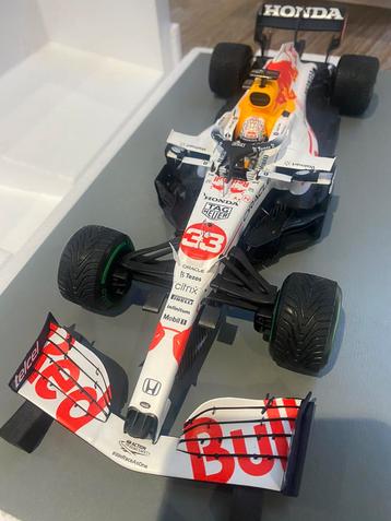 2021 Max Verstappen | Turkish GP  1/18 Spark Model
