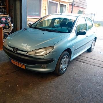 Peugeot 206 1.4 2003 Grijs 4 deurs apk 24 2 2026 beschikbaar voor biedingen