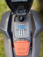 Husqvarna automower 305 robotmaaier, Tuin en Terras, Grasmaaiers, Ophalen, Cirkelmaaier, Minder dan 30 cm, Zo goed als nieuw