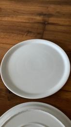 2 grote platte witte dinerborden 30cm (Italiaans), Huis en Inrichting, Keuken | Servies, Ophalen, Zo goed als nieuw, Bord(en)