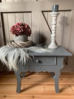 Grijs nachtkastje, Ophalen, Gebruikt, 45 tot 65 cm, Minder dan 55 cm