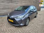 Toyota Yaris 1.5 Hybrid Dynamic, Origineel Nederlands, Te koop, Zilver of Grijs, 1050 kg