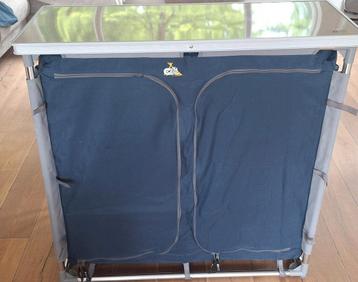 Defa kampeerkast 102X98cm beschikbaar voor biedingen