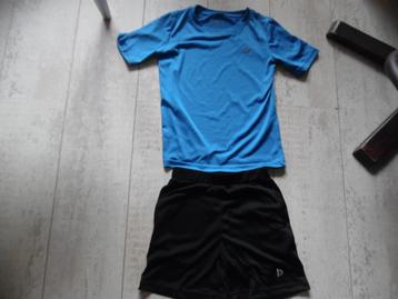 NIEUW Sportsetje merk Donnay voor jongen maat 128 beschikbaar voor biedingen