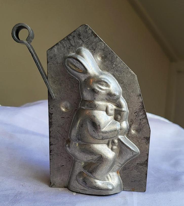 Mooie ANTIEKE chocoladevorm: HAAS met SAXOFOON, Antiek en Kunst, Curiosa en Brocante, Ophalen of Verzenden