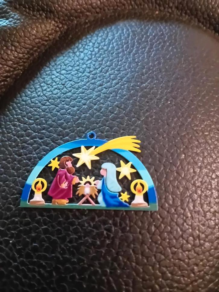 Mini kerststal metaal 4 x 2 cm, Diversen, Kerst, Nieuw, Ophalen of Verzenden