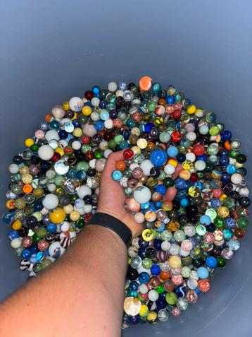 Grote partij knikkers - 18,1kg beschikbaar voor biedingen
