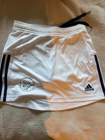 Pinoke Adidas dames XS uit rokje  beschikbaar voor biedingen