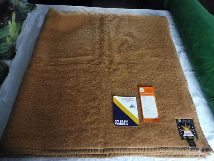 Prachtige nieuwe wollen Sole Mio deken 220 x 240 cm wol, Huis en Inrichting, Woonaccessoires | Plaids en Woondekens, Nieuw, Ophalen