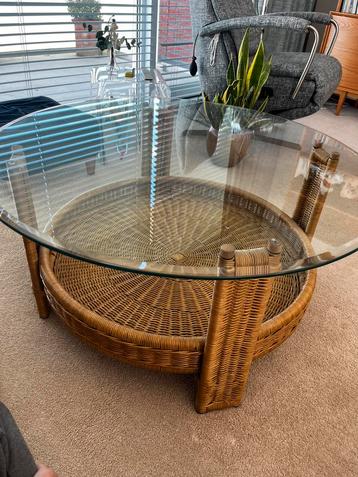 Rotan Salontafel met Glazen Blad - Rond - Vintage Boho Stijl beschikbaar voor biedingen
