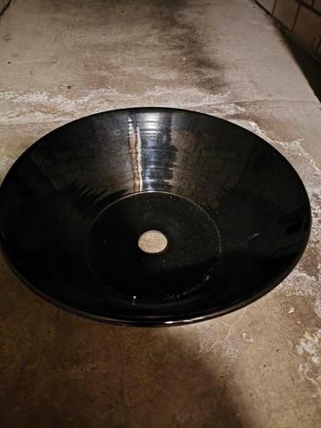 Luxe zwarte gootsteen beschikbaar voor biedingen