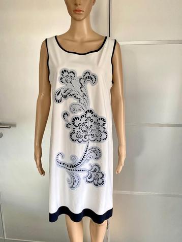J424 Indies maat L=40/42 mooi jurk gebr.wit jurkje beschikbaar voor biedingen