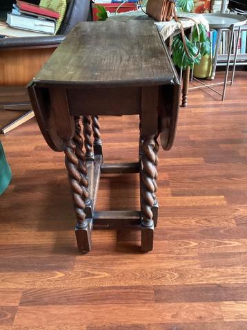 Antieke hangoor tafel(tje) beschikbaar voor biedingen