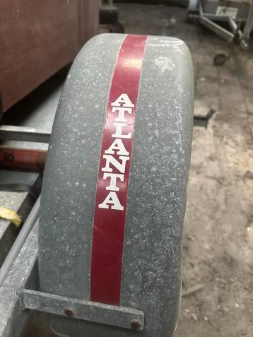 Diverse catamaran trailers te koop. Opbergbak te koop.  beschikbaar voor biedingen