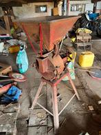 Zeldzame antieke graan‑/schrootmolen, Ophalen