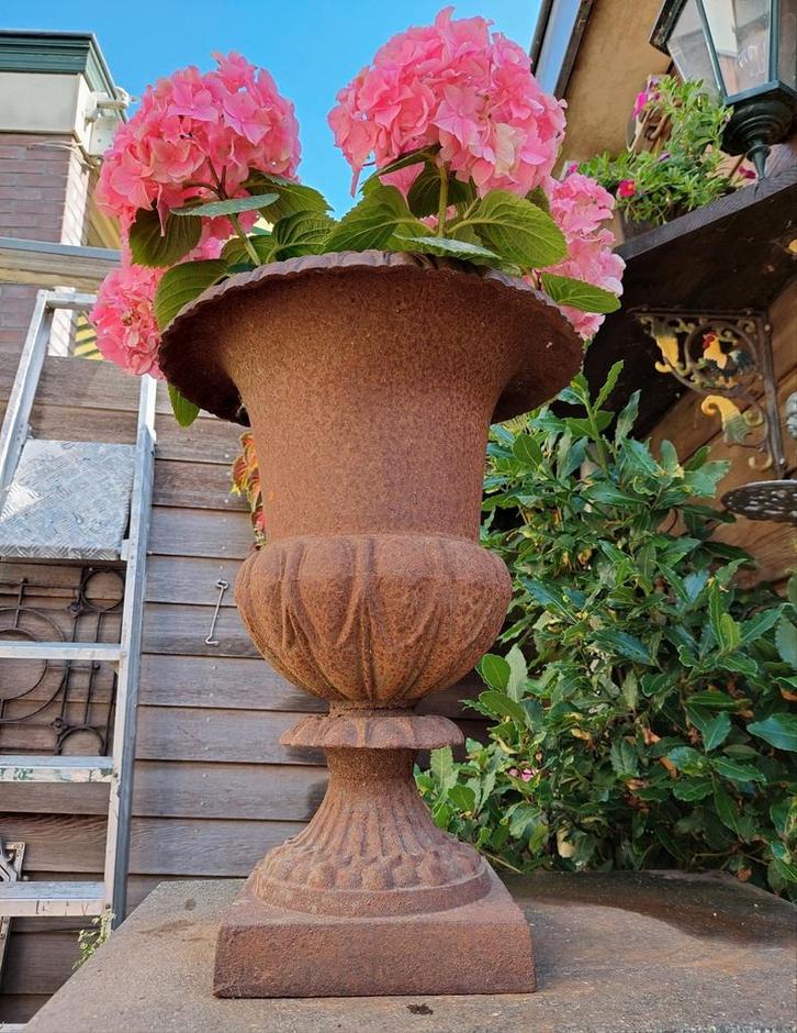 Prachtige gietijzeren tuinvaas 50cm hoog, Tuin en Terras, Tuinvazen, Gebruikt, Ophalen of Verzenden
