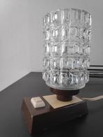 Vintage Tafellamp Nachtlampje Plastic Voet Glazen Kap Retro, Minder dan 50 cm, Gebruikt, Ophalen of Verzenden, Glas