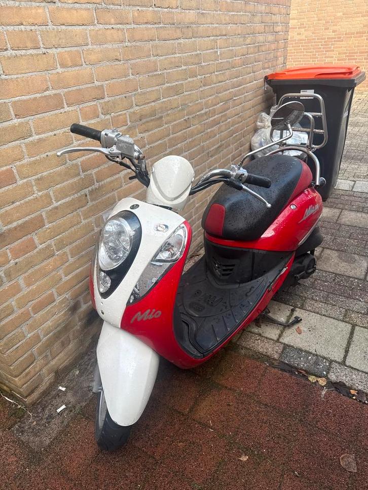 Sym mio 100cc te koop (Geel Kenteken), Fietsen en Brommers, Scooters | SYM, Zo goed als nieuw, Mio, Benzine, Verzenden