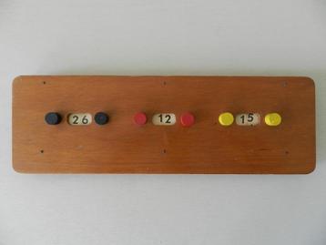 Oud houten biljart score bordje beschikbaar voor biedingen