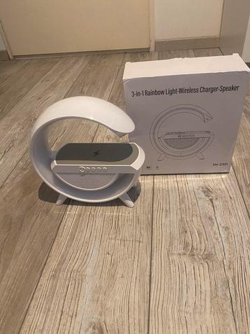 3 in 1 lamp, speaker en wireless oplader beschikbaar voor biedingen
