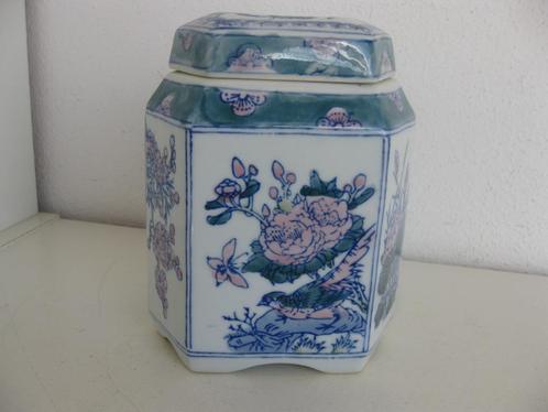 Mooie Chinese dekselpot, blauw/rose. In prima staat., Antiek en Kunst, Antiek | Porselein, Ophalen