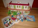 Playmobil hotel 5265 en 5270 piccollo met bagage, Ophalen of Verzenden, Zo goed als nieuw, Complete set