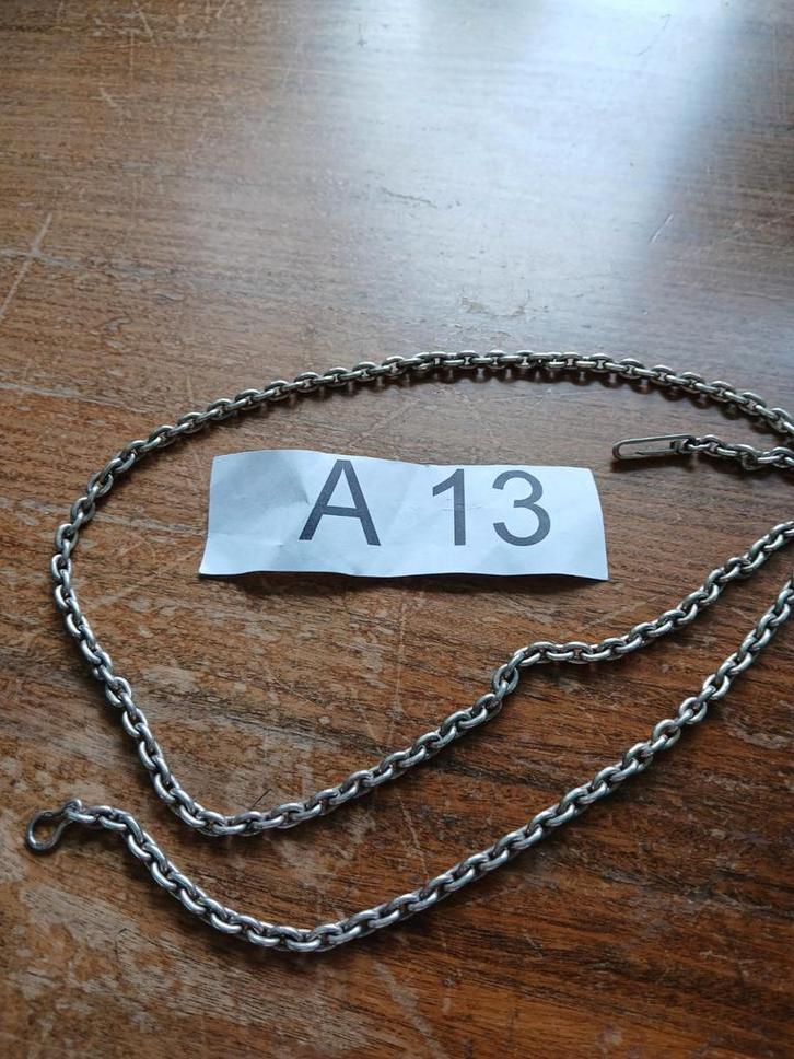 Vintage Zilverkleurige Ketting, Antiek en Kunst, Antiek | Kleding en Accessoires, Dames, Heren, Ophalen of Verzenden
