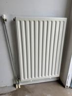 Radiator inclusief ophanging, Doe-het-zelf en Verbouw, Verwarming en Radiatoren, Ophalen, 30 tot 80 cm, Radiator, Zo goed als nieuw