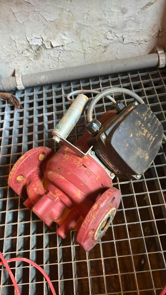 Grundfos UPS 32-60 F 220 | Circulatiepomp | Flensuitvoering, Doe-het-zelf en Verbouw, Motoren, Gebruikt, Overige typen, Ophalen