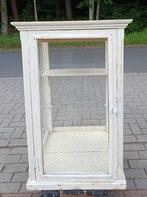Oude toonbank vitrine, vitrinekast, glazen kast, slagerskast, Ophalen