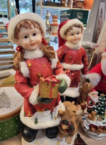 Prachtige grote kerstbeelden jongen en meisje setprijs  beschikbaar voor biedingen
