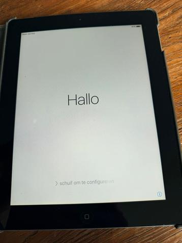 2 x Ipad (2 en 3) + hoesjes. 1 scherm met barst beschikbaar voor biedingen