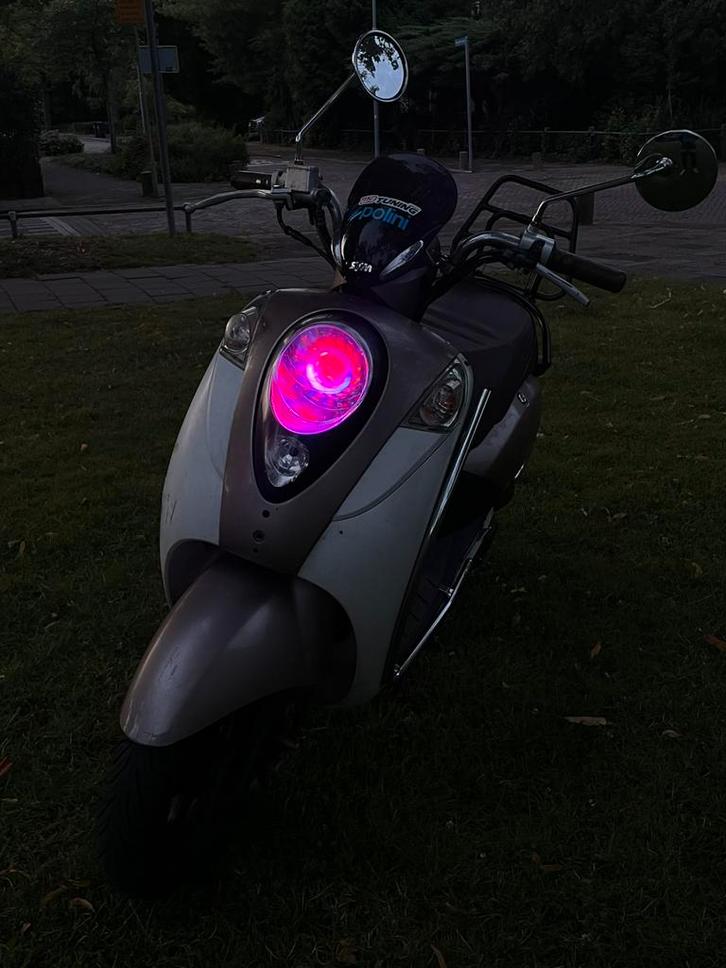 Sym mio 100cc orgineel, Fietsen en Brommers, Snorfietsen en Snorscooters, Zo goed als nieuw, Benzine, Ophalen