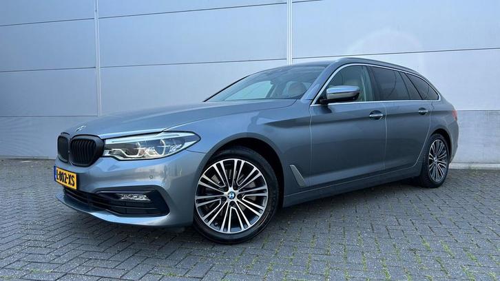 BMW 5-Serie 520D  Aut. SPORT-LINE CARPLAY TREKHAAK, Auto's, BMW, Bedrijf, 5-Serie, Adaptieve lichten, Adaptive Cruise Control
