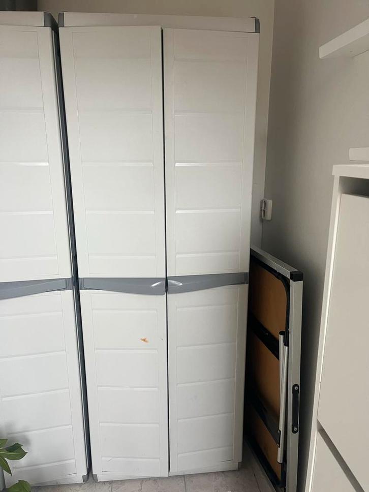 Witte kunststof kast met deuren en planken, Huis en Inrichting, Kasten | Kledingkasten, Gebruikt, 150 tot 200 cm, 50 tot 100 cm