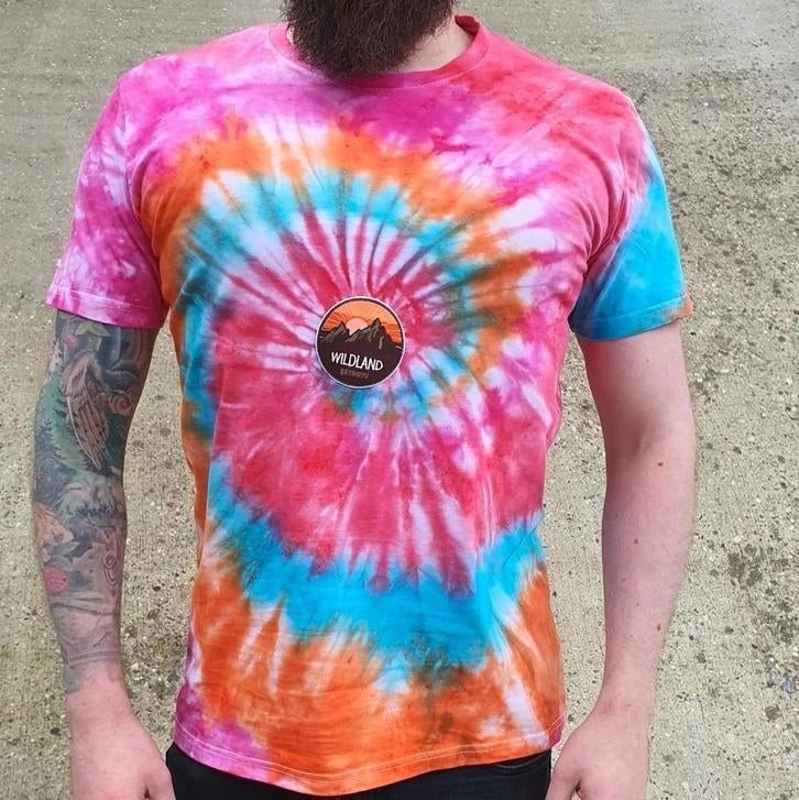 Blauw - oranje - rood - roze tie dye wildland t-shirt maat L, Maat 52/54 (L), Overige kleuren, Spiral Creaties, Nieuw