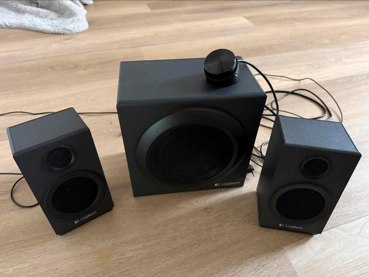 Logitech Z333-speakersysteem met subwoofer, Computers en Software, Pc speakers, Zo goed als nieuw, Ophalen