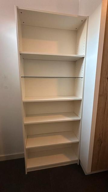 Ikea Billy kast beschikbaar voor biedingen