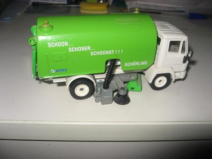 Siku Veeg Auto Clean Sweeper, Hobby en Vrije tijd, Modelauto's | 1:43, Zo goed als nieuw, Bus of Vrachtwagen, SIKU, Ophalen of Verzenden