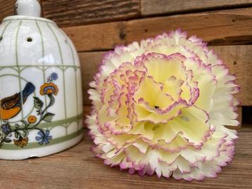 Nieuwe partij kunstbloemen/bloemenmuur/decoratie/bloemenboog beschikbaar voor biedingen