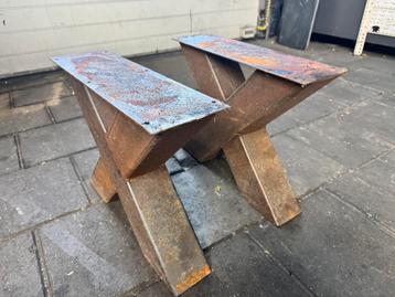 Metalen X poot salontafel beschikbaar voor biedingen