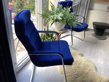 Artifort Chanel stoelen beschikbaar voor biedingen