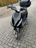 Piaggio zip 4 takt, Fietsen en Brommers, Scooters | Piaggio, Ophalen, Maximaal 45 km/u, Zip, Zo goed als nieuw