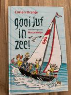 Corien Oranje - gooi juf in zee!, Fictie algemeen, Ophalen of Verzenden, Zo goed als nieuw, Corien Oranje