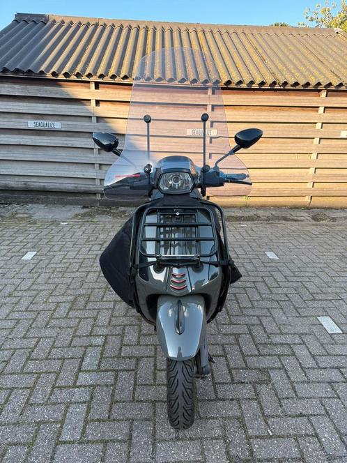 Vespa sprint full-Option Custom kleur, Fietsen en Brommers, Snorfietsen en Snorscooters, Gebruikt, Vespa, Benzine, Ophalen of Verzenden