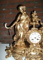 Een zware brons vergulde Pendule ( 153 jaar oud), Ophalen