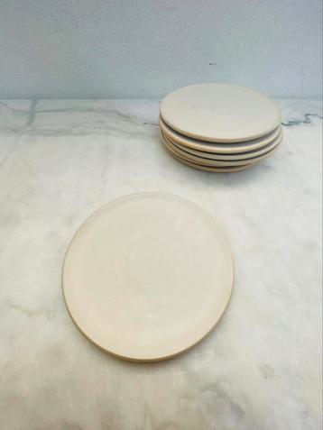 Aardewerk Servies 8 stuks beschikbaar voor biedingen