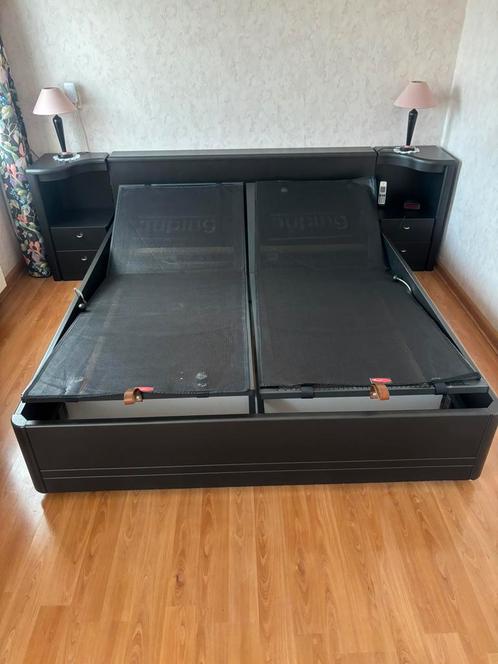 Twee persoonsbed met nachtkastjes, Huis en Inrichting, Slaapkamer | Bedden, Zo goed als nieuw, 160 cm, 200 cm, Hout, Zwart, Verstelbaar