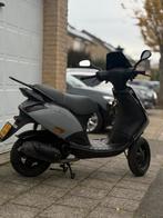 Piaggio zip 2t, Fietsen en Brommers, Scooters | Piaggio, Ophalen of Verzenden, Zo goed als nieuw, Tweetakt, Zip